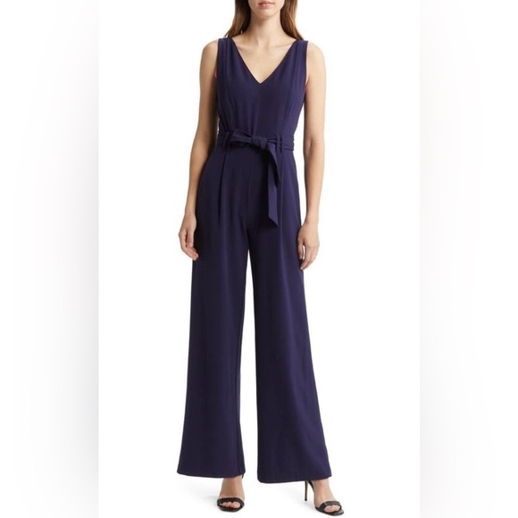 TAHARI Navy blue double V neckline sleeveless jumpsuit size 4. - Picture 1 of 16